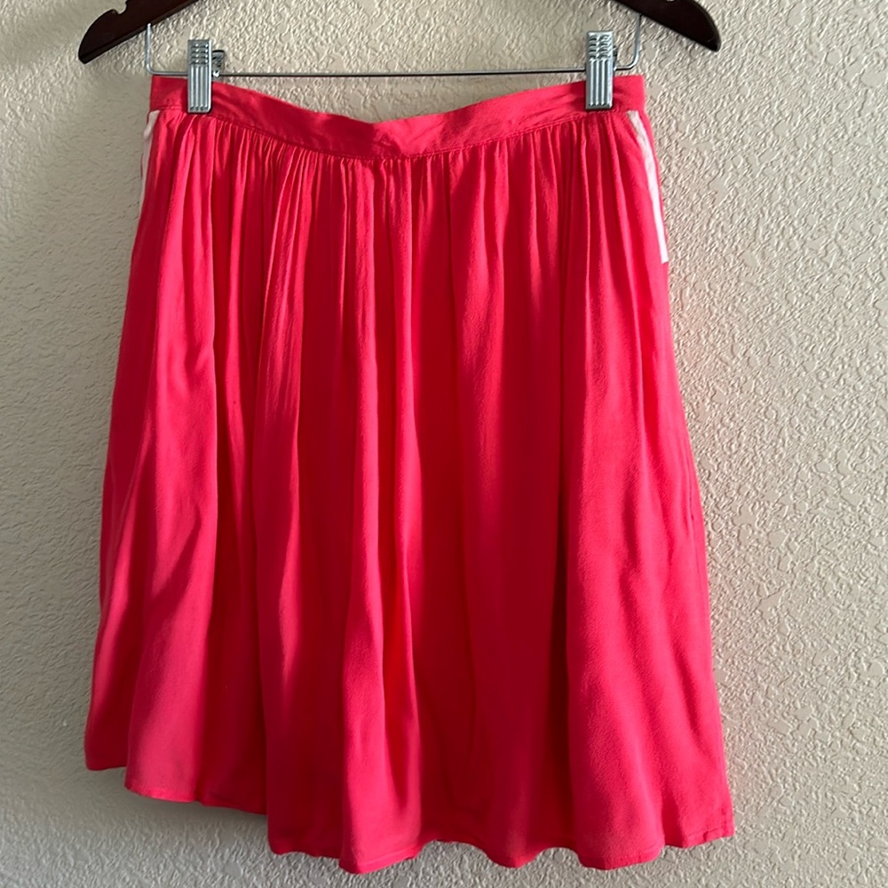 Le Mont S’Michel size 38 (US 8) coral salmon swing skirt pocket detail 19” long